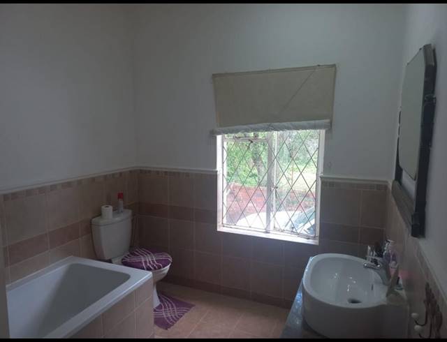 4 BEDROOM PROPERTY TO RENT IN OATLANDS